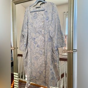 Gudrun Sjoden XXL Button front tunic, beige, blue stitched flower pattern